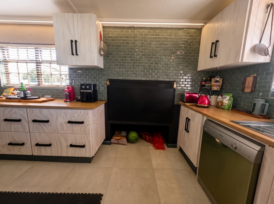 2 Bedroom Property for Sale in Napier Western Cape